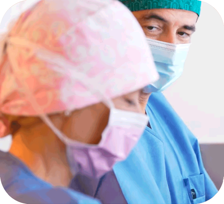 especialistas en Reducción de pecho y Mastopexia Dr.Cruz Gimeno y Dra.Junoy